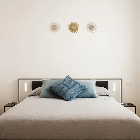 Golden Teal & Silver Birch Apartament