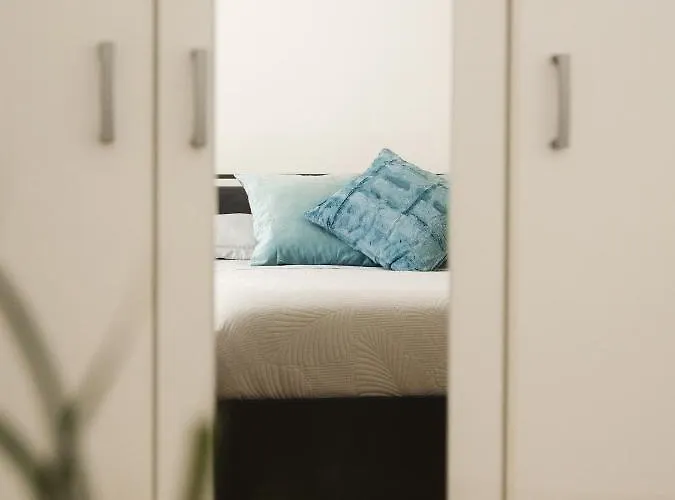 Golden Teal & Silver Birch Апартаменты *
